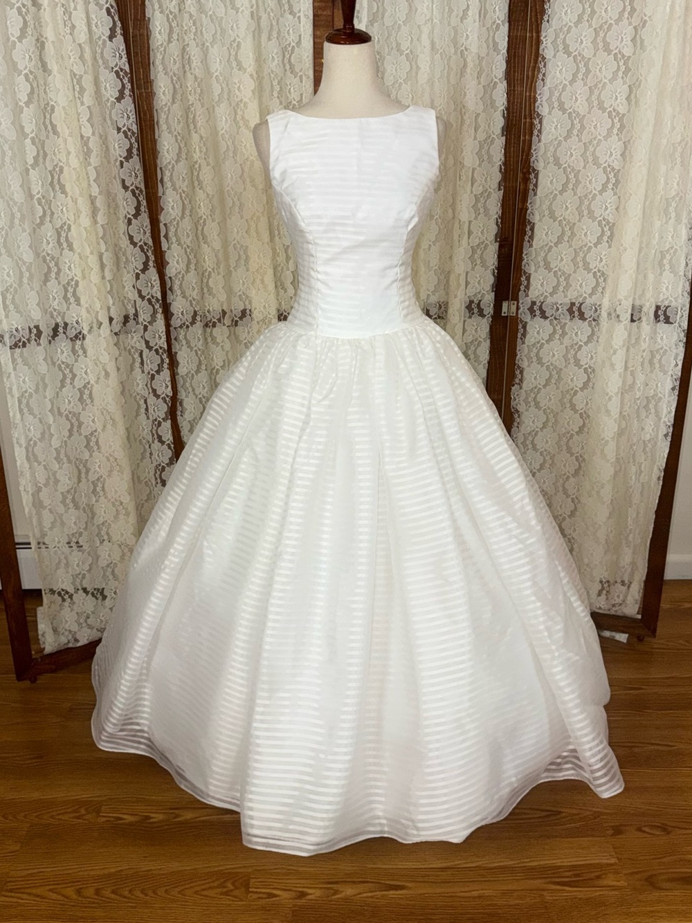 Gorgeous Alfred Angelo Organza Shadow Stripe Wedding Gown